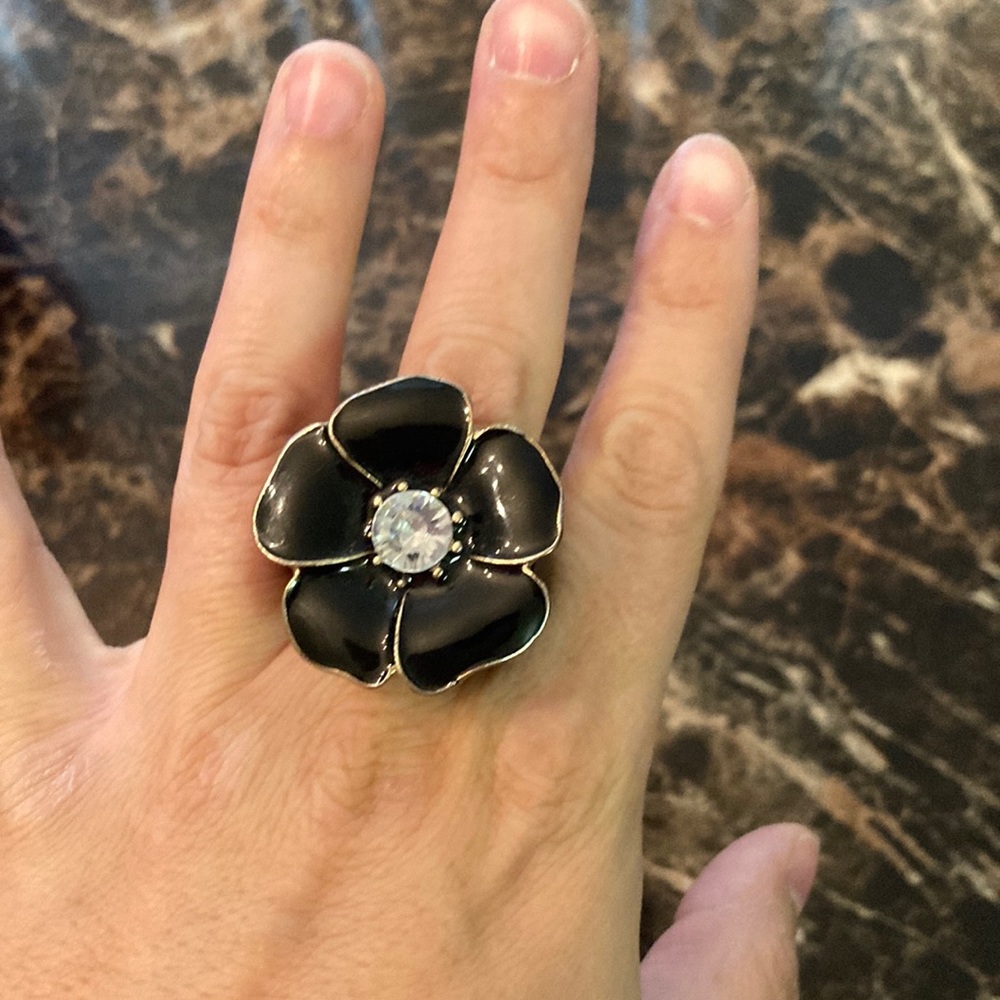 Flower Ring - Picture 2 of 2